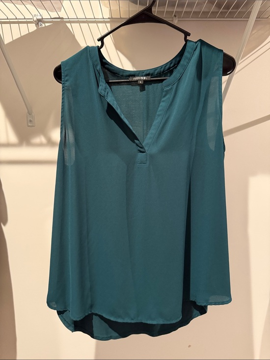 Papermoon Tops - Papermoon Teal Sleeveless V-Neck Chiffon Camisole